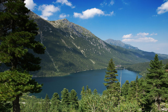 高山湖泊。