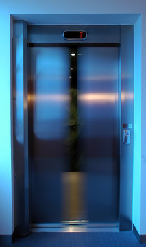 電梯