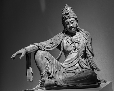 黑白木雕觀音