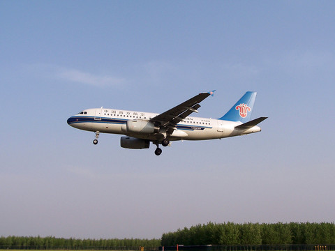 飛機 降落 中國南方航空