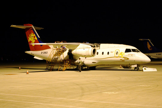 飛機(jī) 夜景 大新華快運(yùn)