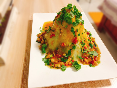 土豆泥 醬澆土豆山