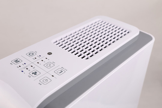 白色空氣凈化器