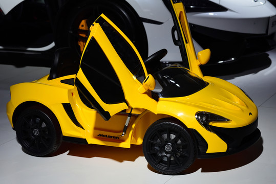轎車(chē)模型