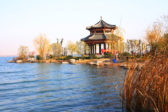 水上亭子