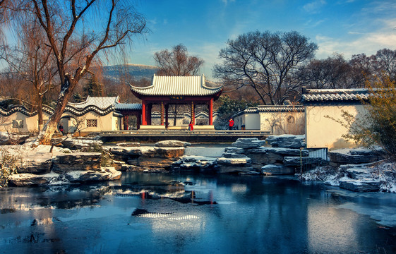 雪后紅樓