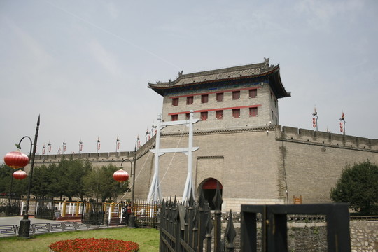 西安古鎮(zhèn)，吊橋和城墻