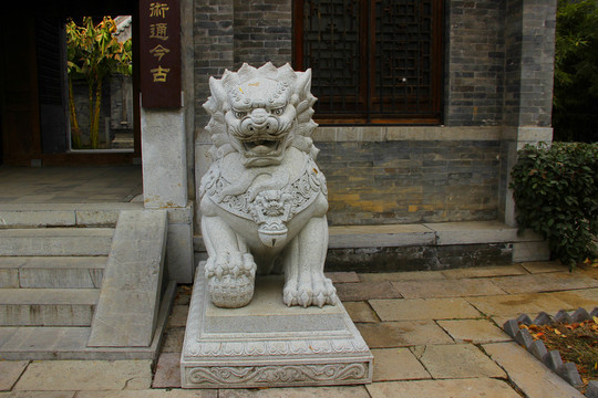 石獅子