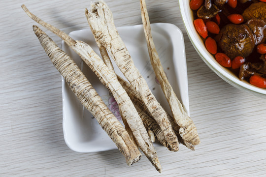 野蘑菇湯