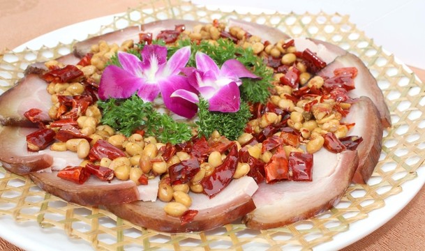 臘八豆蒸土臘肉
