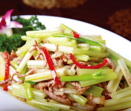 芹菜炒肉絲