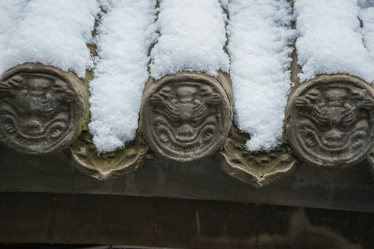 瓦當(dāng)落雪