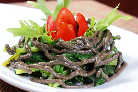 菠菜冷盤 配芝麻醬