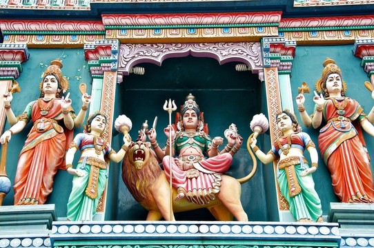 在sri vadapathira kaliamman寺廟外面