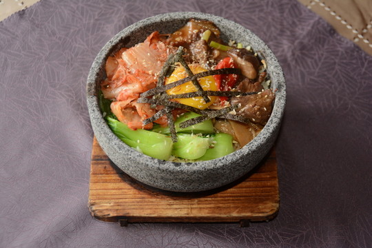 什菇牛仔肉石鍋飯