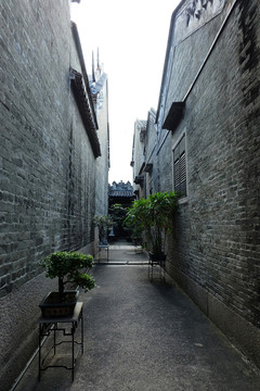 余蔭山房
