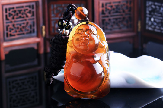血珀彌勒佛