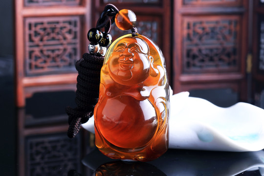 血珀彌勒佛
