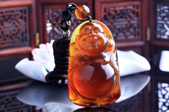 血珀彌勒佛