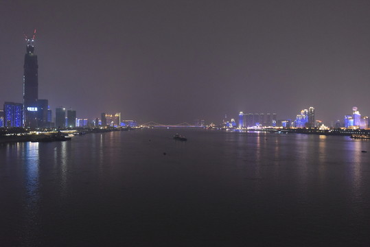 夜色江景