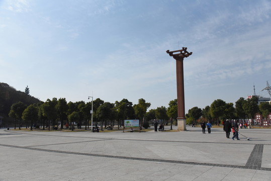 襄陽峴山文化廣場(chǎng)