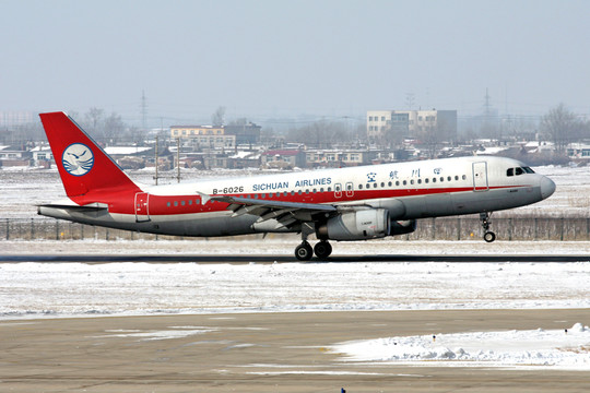雪地 飛機(jī)降落 四川航空