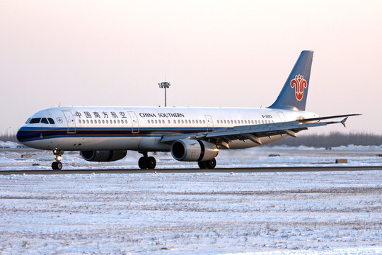 雪地 飛機(jī) 中國南方航空