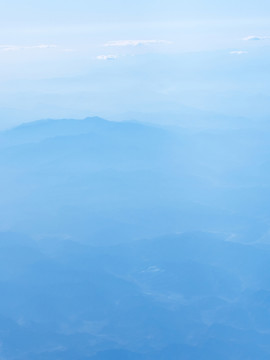 航拍山脈