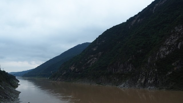 虎跳峽