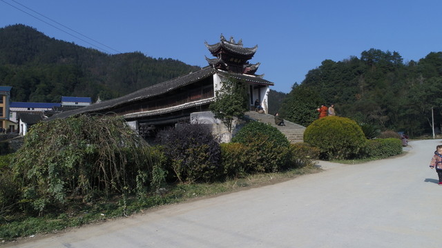 風(fēng)雨廊橋