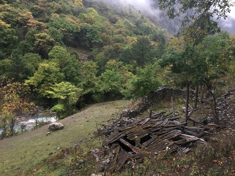 德欽尼農(nóng)峽谷