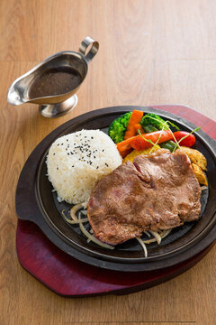 鐵板牛扒飯