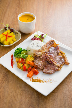 T骨牛扒飯