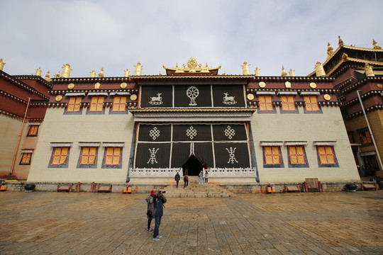 香格里拉噶丹松贊林寺