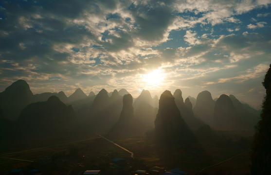 群山