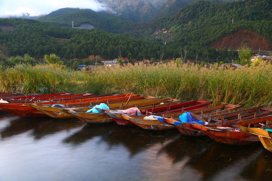 清晨的瀘沽湖