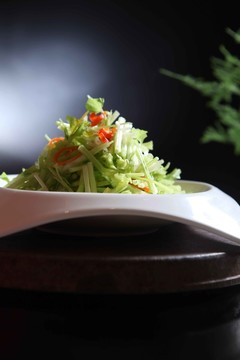涼拌芹菜