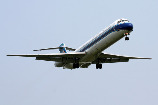 飛機(jī)降落 中國(guó)南方航空