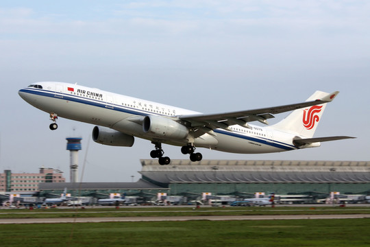 飛機(jī)起飛 中國(guó)國(guó)際航空公司