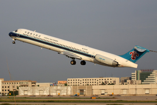 飛機(jī)起飛 中國南方航空
