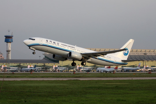 飛機起飛 廈門航空