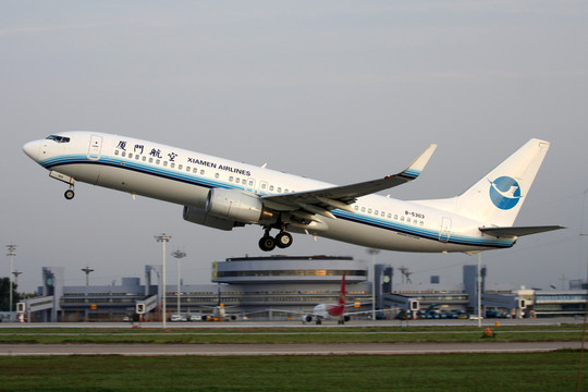 飛機起飛 廈門航空