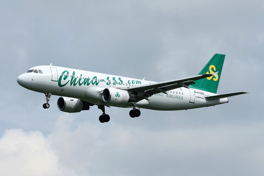 飛機(jī)降落 春秋航空