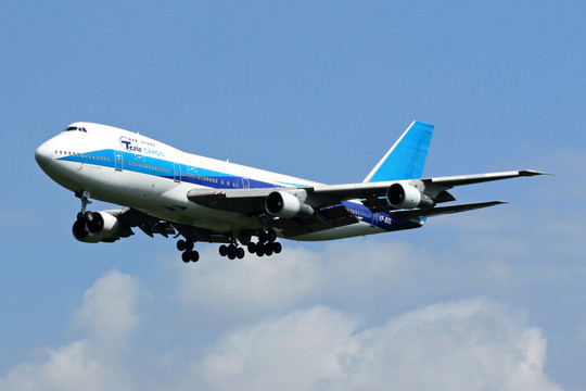飛機(jī)降落 全貨機(jī) 波音B747