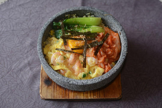 滑蛋蝦仁石鍋飯
