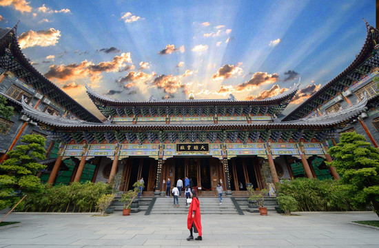 大雄寶殿全景
