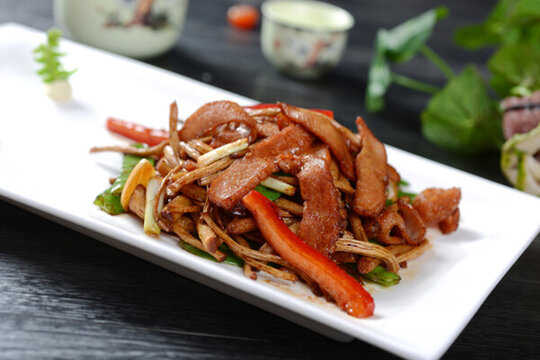 茶樹菇炒松板肉