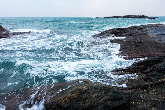 大海 海浪與礁石