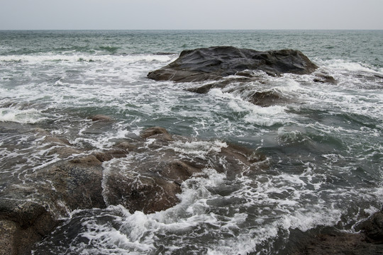 大海 海浪與礁石