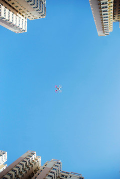無人機飛翔